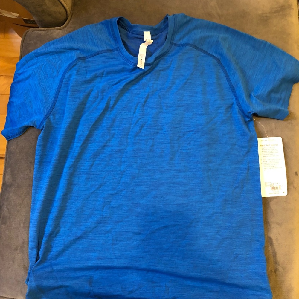 Lululemon men’s shirt